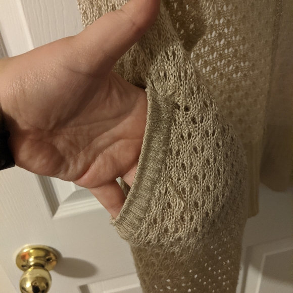 Medium Sweater: Great Deal! - Picture 5 of 5